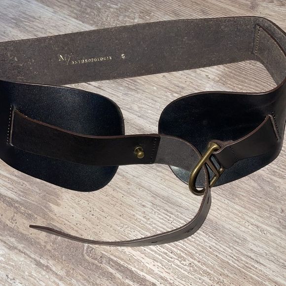 Black Leather Belt with Gold Buckle - Picture 4 of 7